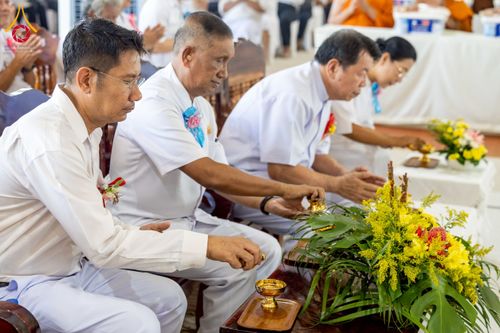 ภาพ No.230282:วันเสาร์ที่ 28 มิถุนายน พ.ศ. 2568 พิธีถวายสังฆทาน 323 วัด 4 จังหวัดชายแดนใต้ ปีที่ 21 ครั้งที่ 178 พิธีมอบกองทุนหนุนแรงใจช่วยครูใต้ ปีที่ 18 ครั้งที่ 142 ณ ศูนย์อบรมเยาวชนจังหวัดปัตตานี