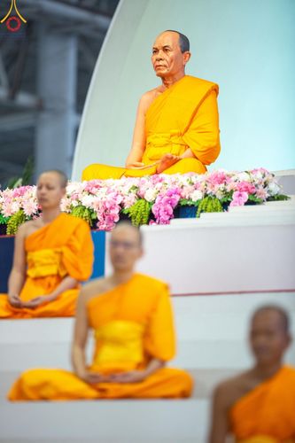 ภาพ No.205982:พิธีตักบาตร และ พิธีบูชาข้าวพระ ในวันอาทิตย์ต้นเดือน 2 กุมภาพันธ์ พ.ศ. 2568 ณ สภาธรรมกายสากล วัดพระธรรมกาย