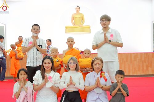 ภาพ No.216314:วันเสาร์ที่ 5 เมษายน พ.ศ. 2568 พิธีตัดปอยผม พิธีขอขมาผู้ปกครอง พิธีขอขมามอบผ้าไตร พิธีบรรพชา พิธีถวายบาตรสามเณร ณ ศูนย์ปฏิบัติธรรมและศูนย์อบรมเยาวชนเพชรบุรี ต.ท่าแลง อ.ท่ายาง จ.เพชรบุรี