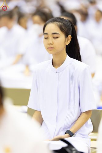 ภาพ No.139192:พิธีตักบาตร , พิธีบูชาข้าวพระ ณ ห้องแก้วสารพัด 1 สภาธรรมกายสากล วัดพระธรรมกาย วันอาทิตย์ต้นเดือนที่ 2 มิถุนายน พ.ศ. 2567