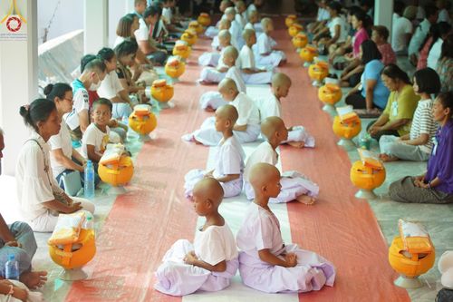 ภาพ No.61949:โครงการบรรพชาสามเณร เพื่อฟื้นฟูพระพุทธศาสนาทั่วไทย ณ ศูนย์อบรมที่พักสงฆ์บ้านร่มเย็น จ.นราธิวาส วันที่ 1 เมษายน พ.ศ. 2567