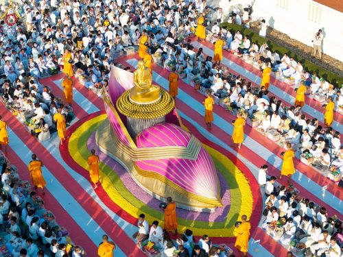 ภาพ No.197765:พิธีตักบาตรพระธรรมยาตรา ณ อนุสรณ์สถานลำดับที่ 4 สถานที่เกิดด้วยกายธรรม วัดโบสถ์(บน) ต.บางคูเวียง จ.นนทบุรี ในโครงการธรรมยาตรา กตัญญูบูชา มหาปูชนียาจารย์ พระมงคลเทพมุนี(สด จนฺทสโร) พระผู้ปราบมาร อนุสรณ์สถาน 7 แห่ง ปีที่ 13 วันที่ 19 มกราคม พ.ศ. 2568