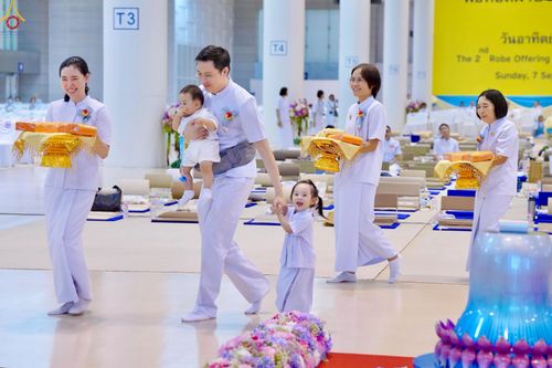 ภาพ No.244054:วันอาทิตย์ที่ 7 กันยายน พ.ศ. 2568 พิธีทอดผ้าป่าสมทบกฐินวัดพระธรรมกาย และสมทบกฐิน 30,000 วัดทั่วไทย ครั้งที่ 2 ณ ห้องแก้วสารพัดนึก 1 วัดพระธรรมกาย