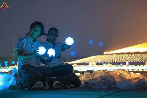 ภาพ No.58353:V.41 เทหมดใจ  ลุยต่อไป ร้อยซาวปี การเตรียมงาน การปฏิบัติงาน และการเก็บงาน ของเจ้าหน้าที่หน่วยงานต่างๆ เพื่อพิธีฉลองอายุวัฒนมงคล 80 ปี หลวงพ่อธัมมชโย และรับถวายมหาสังฆทาน 10,000 กว่าวัดทั่วประเทศ ในวันคุ้มครองโลก จันทร์ที่ 22 เมษายน พ.ศ. 2567