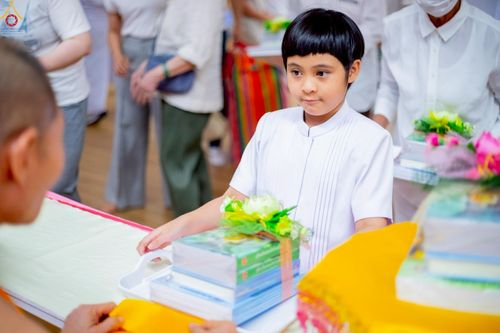 ภาพ No.225473:วันอาทิตย์ที่ 18 พฤษภาคม พ.ศ. 2568 พิธีร่วมบุญการศึกษา พระภิกษุ สามเณร ณ ห้องแก้วสารพัดนึก 2 วัดพระธรรมกาย