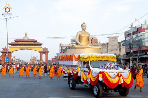 ภาพ No.213027:วันที่ 14 - 15 มีนาคม พ.ศ. 2568 คณะสงฆ์และสามเณรเดินธรรมยาตรา ในโครงการบวชสามเณรเนปาล 500 รูป ไปยังสถานที่รอบมายาเทวีและลุมพินีเกรด ณ ลุมพินี ประเทศเนปาล