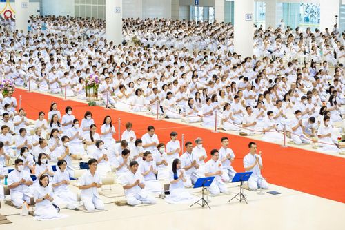 ภาพ No.227997:วันอาทิตย์ที่ 1 มิถุนายน พ.ศ. 2568 พิธีตักบาตร , พิธีบูชาข้าวพระ ณ วัดพระธรรมกาย จ.ปทุมธานี