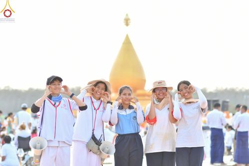 ภาพ No.130131:V.34 เพื่อธรรมเพื่อบางกล่ำ การรับบุญของเจ้าหน้าที่หน่วยงานต่างๆ  เพื่องานธรรมยาตราอัญเชิญพระบรมสารีริกธาตุ ประดิษฐาน ณ มหารัตนเจดีย์สิริปทุมสวรรค์ (เจดีย์อริยพุทธะ 5 พระองค์) ณ ศูนย์ปฏิบัติธรรมภาคใต้ อ.บางกล่ำ จ.สงขลา ระหว่างวันที่ 9-10 มีนาคม พ.ศ. 2567