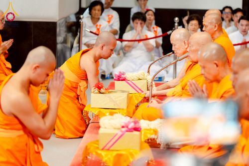 ภาพ No.223867:วันอาทิตย์ที่ 11 พฤษภาคม พ.ศ. 2568 พิธีอุปสมบทสามเณรเปรียญธรรมอุปสมบทอุทิศชีวิต 9 รูป อุบาสก 1 ท่าน ณ อุโบสถพระไตรปิฏกวัดพระธรรมกาย