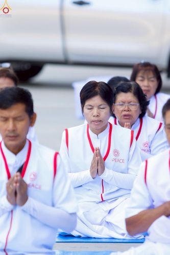 ภาพ No.295967:ภาพเบื้องหลังอาสาสมัครรวมใจ ชุดที่ 1 ในโครงการธรรมยาตรา กตัญญูบูชา มหาปูชนียาจารย์ พระมงคลเทพมุนี(สด จนฺทสโร) พระผู้ปราบมาร อนุสรณ์สถาน 7 แห่ง ปีที่ 14