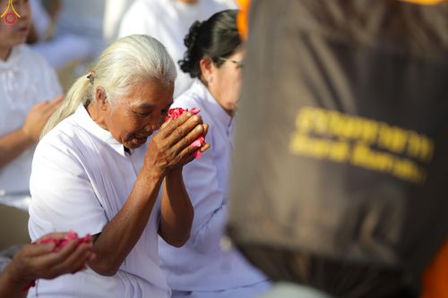 ภาพ No.287491:วันที่ 3 มกราคม พ.ศ. 2569 พิธีต้อนรับพระธรรมยาตรา ในโครงการธรรมยาตรา กตัญญูบูชา มหาปูชนียาจารย์ พระมงคลเทพมุนี(สด จนฺทสโร) พระผู้ปราบมาร อนุสรณ์สถาน 7 แห่ง ปีที่ 14 ณ อนุสรณ์สถานมหาวิหารพระมงคลเทพมุนี (โลตัสแลนด์) อ.สองพี่น้อง จ.สุพรรณบุรี