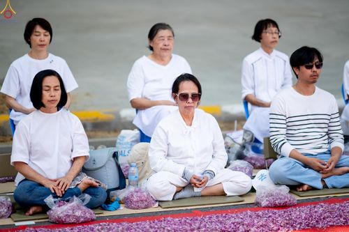 ภาพ No.304161:วันที่ 25 มกราคม พ.ศ. 2569 พิธีต้อนรับพระธรรมยาตรา  รร.สามัคคีราษฏร์บำรุง-วัดพระธรรมกาย ในโครงการธรรมยาตรา กตัญญูบูชา มหาปูชนียาจารย์ พระมงคลเทพมุนี(สด จนฺทสโร) พระผู้ปราบมาร อนุสรณ์สถาน 7 แห่ง ปีที่ 14