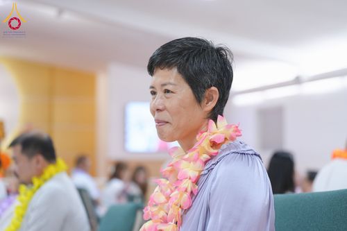 ภาพ No.321626:วันอาทิตย์ที่ 12 เมษายน พ.ศ.2569 กิจกรรมงานบุญวันสงกรานต์ (ตักบาตร ขอขมาพ่อแม่ สรงน้ำพระ รดน้ำขอพร) ณ วัดพระธรรมกายจอร์เจีย ประเทศสหรัฐอเมริกา