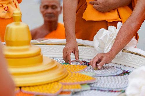 ภาพ No.346542:วันอาทิตย์ที่ 30 สิงหาคม พ.ศ.2569 พิธีทอดผ้าป่า สวดธรรมจักรกัปปวัตนสูตรกลั่นแผ่นดินโปรยรัตนชาติ  สถาปนาองค์พระเจดีย์เพื่อสร้างสันติภาพโลก  ณ ศูนย์ปฏิบัติธรรมพนมสารคาม (เพชรตะวัน) จังหวัดฉะเชิงเทรา