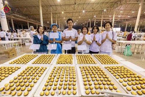 ภาพ No.279110:วันที่ 2 มกราคม พ.ศ.2569 พิธีถวายภัตตาหารเป็นสังฆทาน แด่พระธรรมยาตรา ณ วัดพระธรรมกาย ปทุมธานี ในโครงการธรรมยาตรา กตัญญูบูชา มหาปูชนียาจารย์ พระมงคลเทพมุนี(สด จนฺทสโร) พระผู้ปราบมาร อนุสรณ์สถาน 7 แห่ง ปีที่ 14