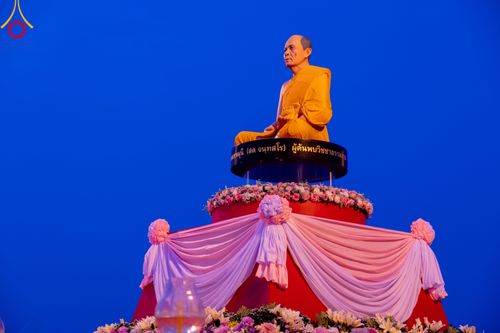 ภาพ No.90234:พิธีจุดประทีป 20,000 ดวง บูชาพระมหาธรรมกายเจดีย์ และบูชาพระมงคลเทพมุนี(สด จนฺทสโร) พระผู้ปราบมาร วันอังคารที่ 10 ตุลาคม พ.ศ. 2566 ณ ลานธรรมพระมหาธรรมกายเจดีย์ วัดพระธรรมกาย จ.ปทุมธานี