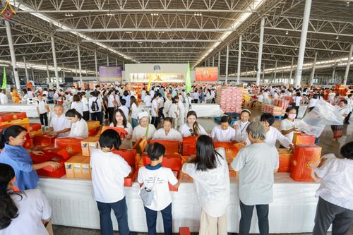 ภาพ No.322160:วันที่ 14 เมษายน พ.ศ.2569 การเตรียมกล่องไทยธรรม วันสุดท้าย เพื่องานถวายมหาสังฆทาน 40,000 กว่าวัดทั่วประเทศ วันคุ้มครองโลก 22 เมษายน พ.ศ.2569 วัดพระธรรมกาย