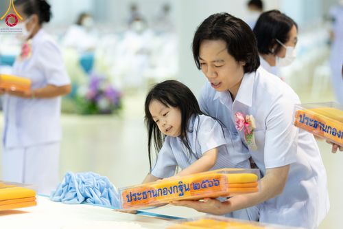 ภาพ No.92294:พิธีทอดกฐินธรรมชัยเพื่อสร้างอาคาร 115 ปี คุณยายอาจารย์มหารัตนอุบาสิกาจันทร์ ขนนกยูง อาทิตย์ต้นเดือนที่ 5 พฤศจิกายน พ.ศ. 2566 ณ วัดพระธรรมกาย จ.ปทุมธานี