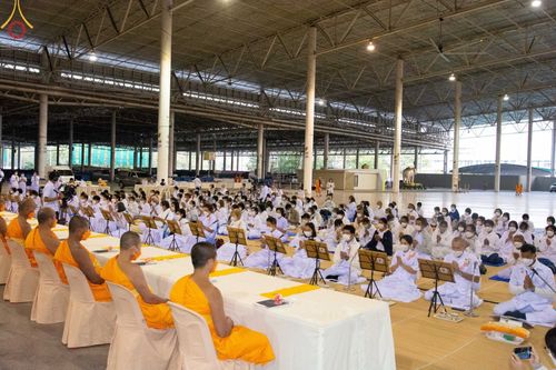 ภาพ No.75070:พิธีถวายภัตตาหารเป็นสังฆทาน แด่คณะพระธรรมยาตราฯ ในโครงการธรรมยาตรากตัญญูบูชา มหาปูชนียาจารย์ พระมงคลเทพมุนี(สด จนฺทสโร) พระผู้ปราบมาร อนุสรณ์สถาน 7 แห่ง ปีที่ 11 วันที่ 30 มกราคม พ.ศ. 2566