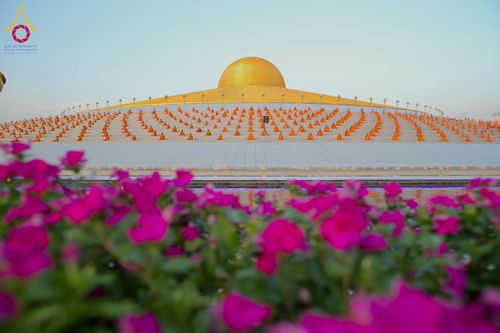 ภาพ No.312080:วันอังคารที่ 3 มีนาคม พ.ศ.2569 พิธีเวียนประทักษิณและจุดมาฆประทีป ณ ลานธรรมพระมหาธรรมกายเจดีย์ วัดพระธรรมกาย