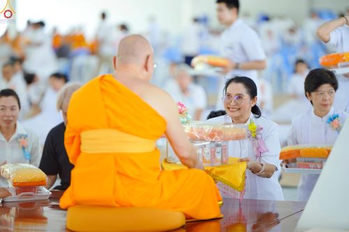 ภาพ No.328847:วันเสาร์ที่ 16 พฤษภาคม พ.ศ.2569 พิธีบุพเปตพลี ครั้งที่ 183 ร่วมอุทิศบุญแด่หมู่ญาติที่ล่วงลับไปแล้ว และสืบทอดอายุพระพุทธศาสนา ณ หอฉันคุณยายอาจารย์ฯ  วัดพระธรรมกาย