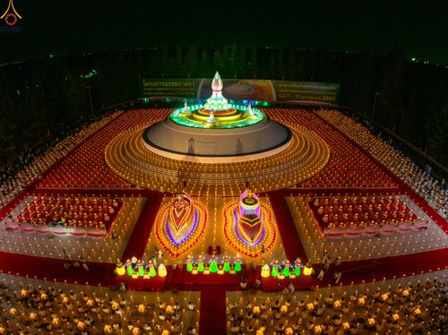 ภาพ No.292167:วันที่ 10 มกราคม พ.ศ. 2569 พิธีจุดประทีปถวายเป็นพุทธบูชา และบูชาธรรมมหาปูชนียาจารย์  ณ อนุสรณ์สถานคลองบางนางแท่น อ.สามพราน จ.นครปฐม ในโครงการธรรมยาตรา กตัญญูบูชา มหาปูชนียาจารย์ พระมงคลเทพมุนี(สด จนฺทสโร) พระผู้ปราบมาร อนุสรณ์สถาน 7 แห่ง ปีที่ 14