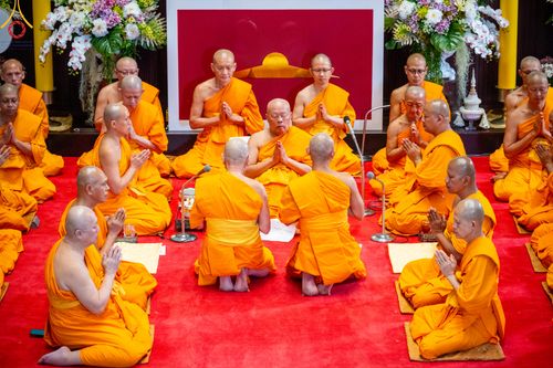 ภาพ No.137817:พิธีอุปสมบทสามเณรอุทิศชีวิต 11 รูป วันวิสาขบูชา พุธที่ 22 พฤษภาคม พ.ศ.2567 ณ อุโบสถ วัดพระธรรมกาย