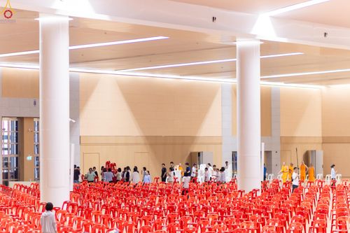 ภาพ No.322762:วันที่ 15-18 เมษายน พ.ศ.2569 การเเตรียมโต๊ะฉัน , เตรียมจุดพักค้าง , เรียงเก้าอี้ , เรียงกล่องไทยธรรม  เพื่องานถวายมหาสังฆทาน 40,000 กว่าวัดทั่วประเทศ วันคุ้มครองโลก 22 เมษายน พ.ศ.2569 วัดพระธรรมกาย