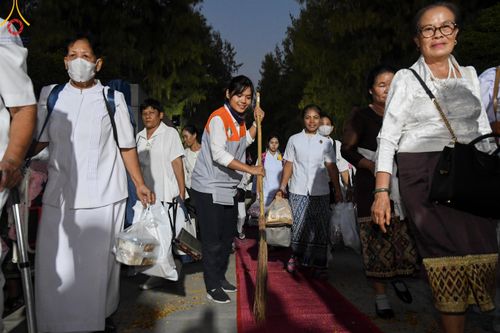 ภาพ No.105875:V.2 ทุ่มเท การเตรียมงาน เก็บงาน การรับบุญของเจ้าหน้าที่หน่วยงานต่างๆ เพื่อโครงการธรรมยาตรา กตัญญูบูชามหาปูชนียาจารย์ พระมงคลเทพมุนี (สด จนฺทสโร) พระผู้ปราบมาร อนุสรณ์สถาน 7 แห่ง ปีที่ 12 ระหว่างวันที่ 2 - 31 มกราคม พ.ศ.2567