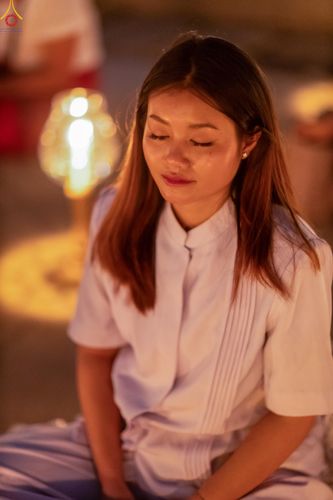 ภาพ No.308080:วันที่ 31 มกราคม พ.ศ. 2569 พิธีจุดประทีปธรรมถวายเป็นพุทธบูชา  และบูชาธรรมมหาปูชนียาจารย์ (ภาพชุดที่ 3) ณ วัดพระธรรมกาย ปทุมธานี ในโครงการธรรมยาตรา กตัญญูบูชา มหาปูชนียาจารย์ พระมงคลเทพมุนี(สด จนฺทสโร) พระผู้ปราบมาร อนุสรณ์สถาน 7 แห่ง ปีที่ 14