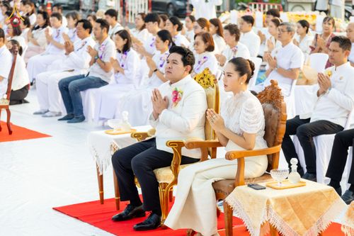 ภาพ No.318030:วันเสาร์ที่ 4 เมษายน พ.ศ. 2569 งานทำบุญเมืองใจกลางอยุธยา  ตักบาตรพระ 1,109 รูป ณ ถนนชีกุน หน้าวัดมหาธาตุ และวัดราชบูรณะ