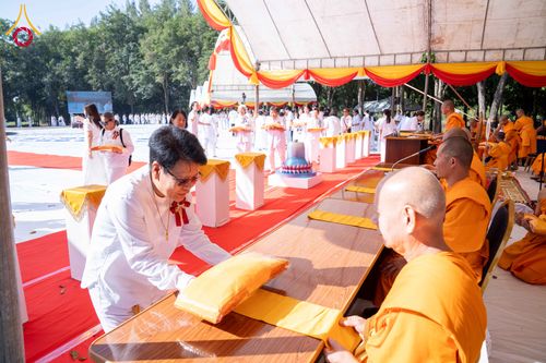 ภาพ No.285735:วันพุธที่ 10 ธันวาคม พ.ศ.2568  พิธีตอกเสาเข็มมงคลต้นสุดท้าย รองรับองค์พระเจดีย์เพื่อสร้างสันติภาพโลก ณ ศูนย์ปฏิบัติธรรมและศูนย์อบรมเยาวชน ชัยนาท