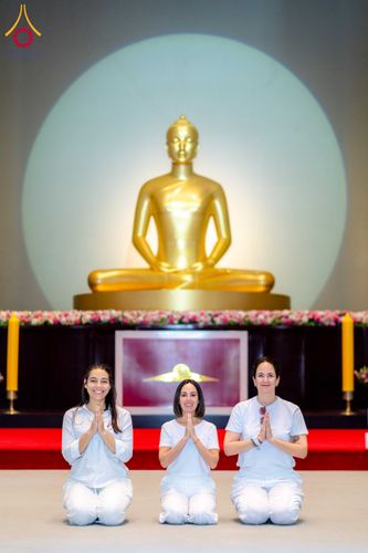 ภาพ No.340367:วันที่  12 - 22 กรกฎาคม พ.ศ.2569 ชาวต่างชาติจากประเทศกัวเตมาลา รัสเซีย เซอร์เบีย เยอรมัน อเมริกา สเปน สิงคโปร์ และศรีลังกา  เยี่ยมชมวัด เรียนรู้วิธีการนั่งสมาธิ และกราบสักการะพระมหาธรรมกายเจดีย์ ณ วัดพระธรรมกาย