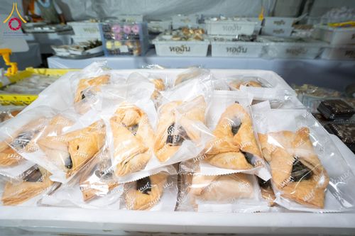 ภาพ No.296720:วันที่ 18 มกราคม พ.ศ. 2569 พิธีถวายภัตตาหารเป็นสังฆทาน แด่พระธรรมยาตรา ณ วัดโบสถ์บน ต.บางคูเวียง จ.นนทบุรี อนุสรณ์สถานลำดับที่ 4 สถานที่เกิดด้วยกายธรรม ในโครงการธรรมยาตรา กตัญญูบูชา มหาปูชนียาจารย์ พระมงคลเทพมุนี(สด จนฺทสโร) พระผู้ปราบมาร อนุสรณ์สถาน 7 แ