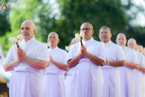 ภาพ No.83810:พิธีเวียนประทักษิณ,พิธีบรรพชาและพิธีอุปสมบทหมู่ ในโครงการอบรมพระธรรมทายาทในทวีปยุโรป  รุ่นที่ 9 วันอาทิตย์ที่ 16 กรกฎาคม พ.ศ. 2566 ณ วัดพระธรรมกายเบเนลักซ์  ประเทศเบลเยียม