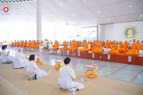 ภาพ No.320664:วันที่ 11 เมษายน พ.ศ.2569 พิธีถวายภัตตาหารเมนูสวรรค์ เพื่อการบรรลุธรรม ณ หอฉันคุณยายอาจารย์ฯ วัดพระธรรมกาย