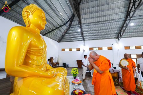 ภาพ No.317751:วันที่ 1 เมษายน พ.ศ. 2569 พิธีสวดธัมมจักกัปปวัตตนสูตรนานาชาติ ในวันพระใหญ่ ขึ้น 15 ค่ำ เดือน 5 (Poya Day)  ณ ศรีธรรมนันทะปิริเวนะ เเละ  วัดวิมลวิหาร นาวละ ประเทศศรีลังกา