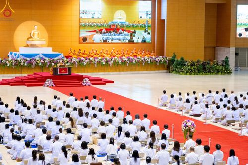 ภาพ No.207467:พิธีตักบาตร และปฏิบัติธรรมช่วงสาย ในวันมาฆบูชา วันพุธที่ 12 กุมภาพันธ์ พ.ศ. 2568 ณ วัดพระธรรมกาย จังหวัดปทุมธานี