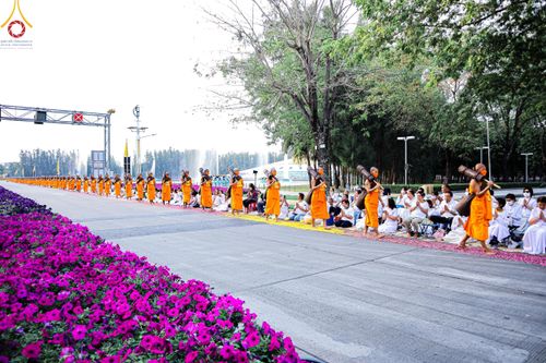 ภาพ No.120249:พิธีต้อนรับพระธรรมยาตรา ในโครงการธรรมยาตรา กตัญญูบูชา มหาปูชนียาจารย์ พระมงคลเทพมุนี(สด จนฺทสโร) พระผู้ปราบมาร อนุสรณ์สถาน 7 แห่ง ปีที่ 12 วันที่ 28 มกราคม พ.ศ. 2567 ณ วัดพระธรรมกาย จ.ปทุมธานี