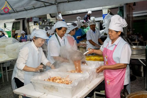 ภาพ No.289784:วันที่ 8 มกราคม พ.ศ. 2569 พิธีถวายภัตตาหารเป็นสังฆทาน แด่พระธรรมยาตรา ณ อนุสรณ์สถานคลองบางนางแท่น อ.สามพราน จ.นครปฐม ในโครงการธรรมยาตรา กตัญญูบูชา มหาปูชนียาจารย์ พระมงคลเทพมุนี(สด จนฺทสโร) พระผู้ปราบมาร อนุสรณ์สถาน 7 แห่ง ปีที่ 14