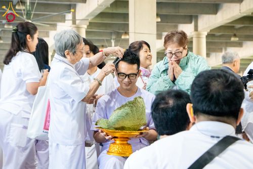 ภาพ No.293626:วันที่ 10 มกราคม พ.ศ. 2569 พิธีปลงผมธรรมทายาทบูชาธรรม 117  ปี คุณยายอาจารย์ฯ ณ วิหารคด วัดพระธรรมกาย ปทุมธานี