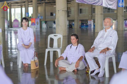 ภาพ No.326804:วันที่ 27-30 เมษายน พ.ศ.2569 ต้อนรับชาวต่างชาติจากประเทศมาเลเซีย ฝรั่งเศส เมียนมาร์ และศรีลังกา  เยี่ยมชมวัดพระธรรมกาย