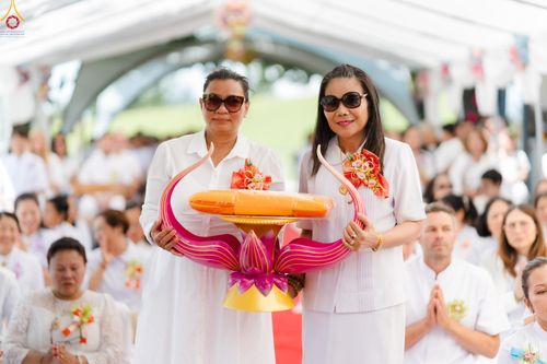 ภาพ No.286135:วันที่ 13 กรกฎาคม พ.ศ. 2568  พิธีทอดผ้าป่าฉลอง 13 ปี  วัดพระธรรมกายสวิตเซอร์แลนด์