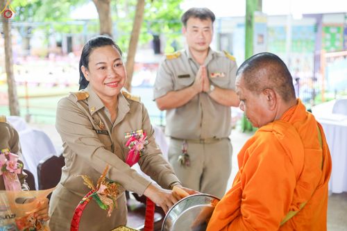 ภาพ No.333658:วันพฤหัสบดี ที่ 11 มิถุนายน พ.ศ.2569 โครงการตักบาตรปลื้มใจ" เนื่องในวันไหว้ครู  ณ โรงเรียนธนสิทธิ์อนุสรณ์ อ.บางพลี จ.สมุทรปราการ