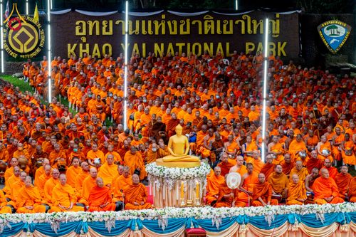 ภาพ No.285886:วันเสาร์ที่ 13 ธันวาคม พ.ศ.2568 พิธีตักบาตรพระภิกษุสามเณร 1,000 รูป ณ บริเวณหน้าอุทยานแห่งชาติเขาใหญ่ อำเภอปากช่อง จ.นครราชสีมา