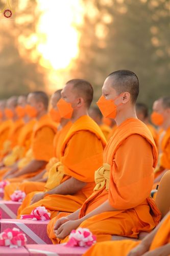 ภาพ No.70522:พิธีตักบาตรพระธรรมยาตราฯ ในโครงการธรรมยาตรากตัญญูบูชา มหาปูชนียาจารย์ พระมงคลเทพมุนี(สด จนฺทสโร) พระผู้ปราบมาร ปีที่ 11 ณ อนุสรณ์สถานลำดับที่ 2 สถานที่ตั้งมโนปณิธานบวชตลอดชีวิต อนุสรณ์สถานคลองบางนางแท่น อ.สามพราน จ.นครปฐม วันที่ 14 มกราคม พ.ศ. 2566