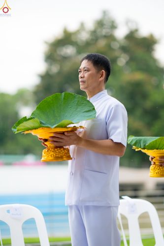 ภาพ No.330502:วันที่ 30 พฤษภาคม พ.ศ.2569 พิธีตัดปอยผมและปลงผม อุบาสกอุปสมบทอุทิศชีวิต 11 ท่าน (ภาพชุดที่ 2) ณ โบสถ์พระไตรปิฎก วัดพระธรรมกาย จังหวัดปทุมธานี
