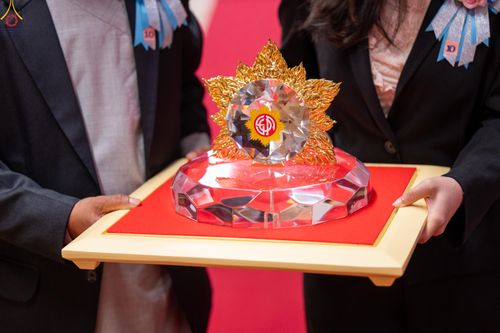 ภาพ No.311859:วันอังคารที่ 3 มีนาคม พ.ศ.2569 พิธีมอบโล่วัชรเกียรติยศ โครงการตอบปัญหาธรรมะทางก้าวหน้า ครั่งที่ 43, พิธีมอบโล่วัชรเกียรติยศ โครงการสอบตอบปัญหาศีลธรรม เพื่อสันติภาพโลก (World-Pec) ครั้งที่ 19 ณ สภาธรรมกายสากล วัดพระธรรมกาย