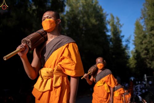 ภาพ No.70831:พิธีต้อนรับพระธรรมยาตรา ในโครงการธรรมยาตรากตัญญูบูชา มหาปูชนียาจารย์ พระมงคลเทพมุนี(สด จนฺทสโร) พระผู้ปราบมาร อนุสรณ์สถาน 7 แห่ง ปีที่ 11 วันที่ 14 มกราคม พ.ศ. 2566 ณ อนุสรณ์สถานลำดับที่ 3 สถานที่เกิดในเพศสมณะ วัดสองพี่น้อง อ.สองพี่น้อง จ.สุพรรณบุรี