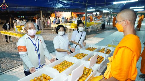 ภาพ No.73994:พิธีถวายภัตตาหารเป็นสังฆทาน แด่คณะพระธรรมยาตราฯ ในโครงการธรรมยาตรากตัญญูบูชา มหาปูชนียาจารย์ พระมงคลเทพมุนี(สด จนฺทสโร) พระผู้ปราบมาร อนุสรณ์สถาน 7 แห่ง ปีที่ 11 วันที่ 24 มกราคม พ.ศ. 2566